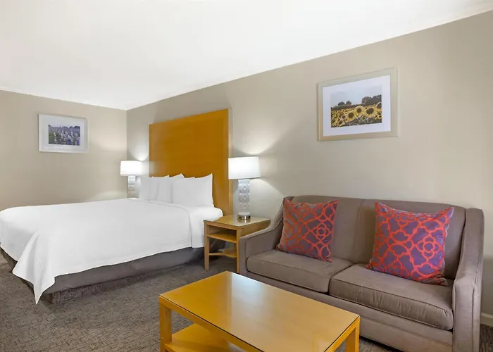 Best Western Plus Dixon Davis