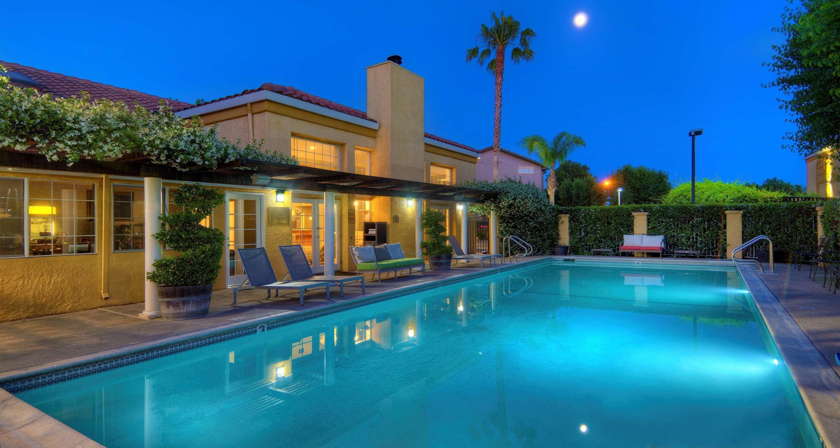 Western Davis Hotel 3*