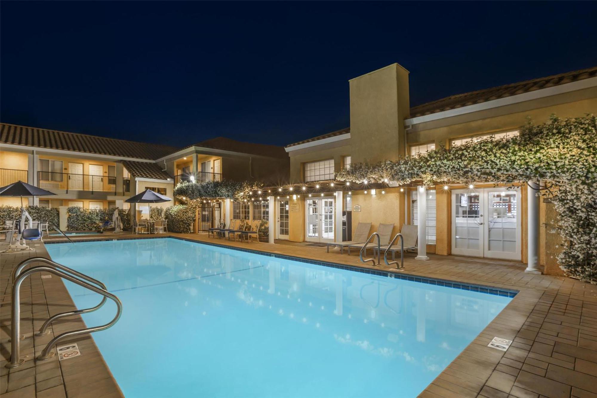 Hotel Western Davis Dixon